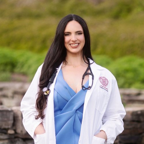 Dr. Camila Juliá-Landrón